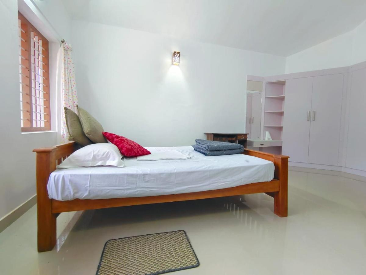 White Sands Homestay Turavūr Buitenkant foto